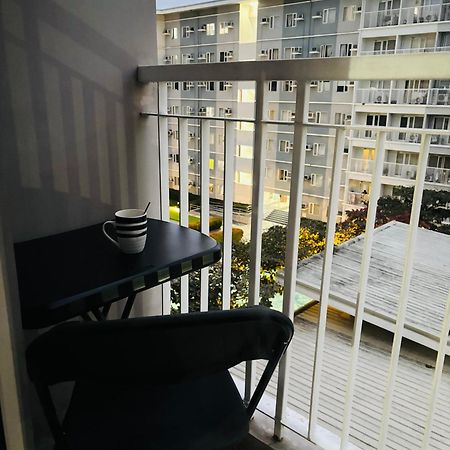 Trees Residences - Tower 11 1Br With Balcony Manila Kültér fotó