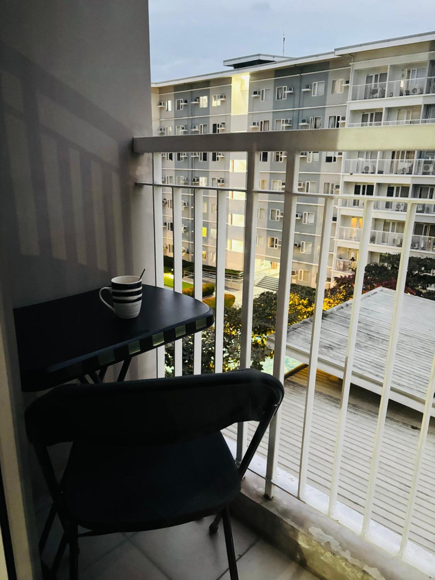 Trees Residences - Tower 11 1Br With Balcony Manila Kültér fotó